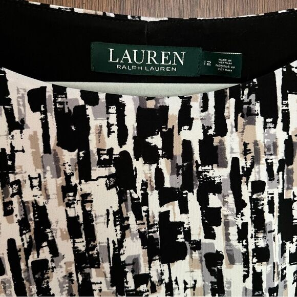 Ralph Lauren Dress with Slimming Waist Ruching. Sz 12. MINT Condition - Picture 7 of 8